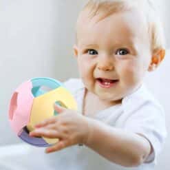 Boll med skallra- babyleksak 3m+ pastel barn