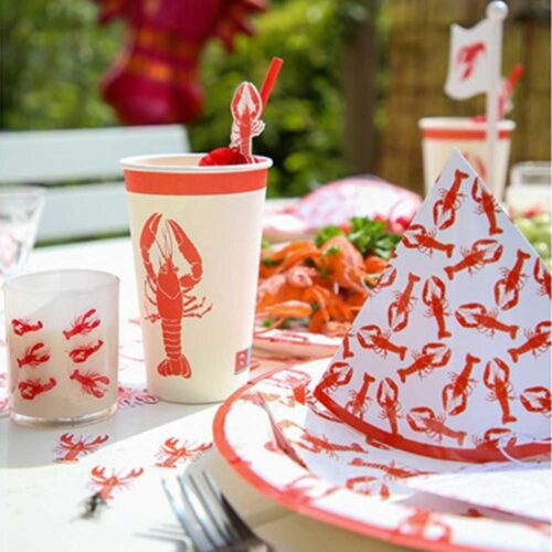 Crayfish slice table setting Large paper cups decoration