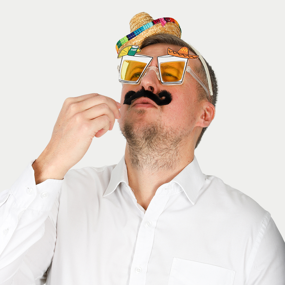 Masquerade kit Mexicans - colorful kit for masquerades and theme parties. Easy to wear, one size adult. Creates an authentic and festive Mexican feel.