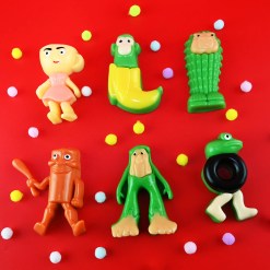 Squishy Brainrot – mjuk, klibbig och geléaktig fidgetfigur med små bollar att fästa på. Perfekt som stressleksak och populär hos fans av Italian Brainrot. Mått ca 7–8 cm.