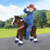 PonyCycle Mörkbrun S – Låt ditt barn rida på denna charmiga, batterifria lekhäst. EU-säker och miljövänlig, stärker balans, koordination och fantasin.